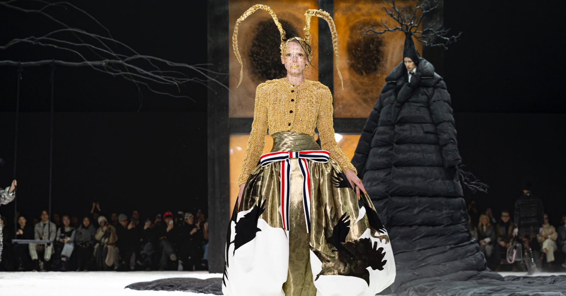 THOM BROWNE FALL 2024: ნიუ-იორკის მოდის კვირეულის ფანტასტიკური ფინალური აკორდი