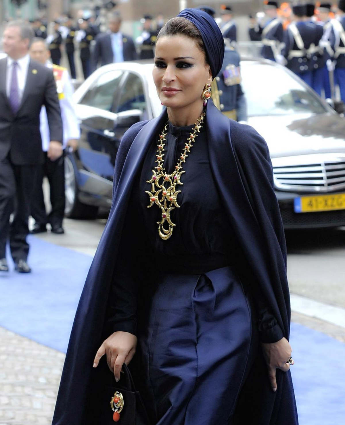 sheikha moza, VALENTINO, შეიხა მოზა ბინთ ნასერ ალ-მისნედი, Moza bint Nasser, კატარის სამეფო ოჯახი